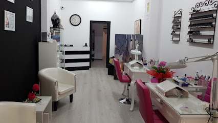 Estética Luxury | Salón de Manicura y Uñas en Bilbao / 