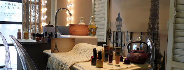 Le Parisien | Salón de Uñas y Manicura en Valencia