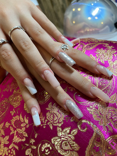 Nelly Diamond | Nails Salón | Salón de Manicura y Uñas en Ondara / 
