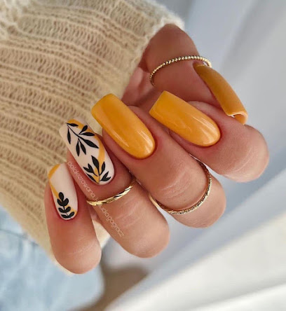 Lupita | Perfect Nails | Salón de Manicura y Uñas en Barcelona / 