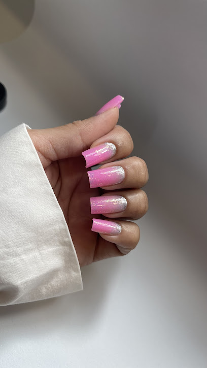 Mayra Torres Nails | Salón de Uñas y Manicura en Pamplona