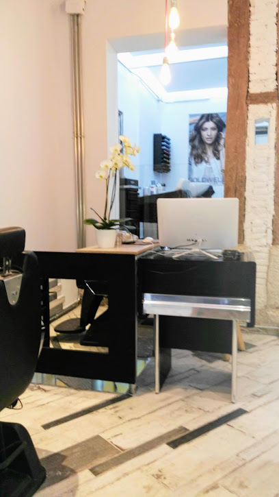 Mercedes de Torres Estética | Peluquería en Madrid / 