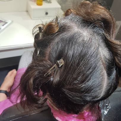 Peluquería Perfil Nuria Más Oliver | Peluqueria en Benidoleig / Alicante