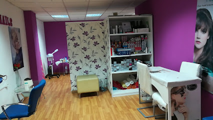 Peluqueria Unisex R & Y | Peluquería en El Ejido / Almería