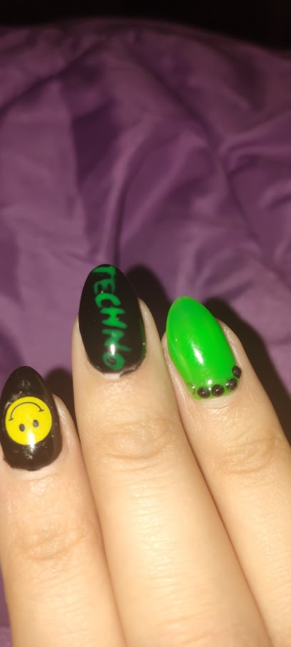 Nails Factory | Salón de Uñas y Manicura en Játiva