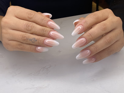 Besties Nails&lashes | Salón de Manicura y Uñas en Madrid / 