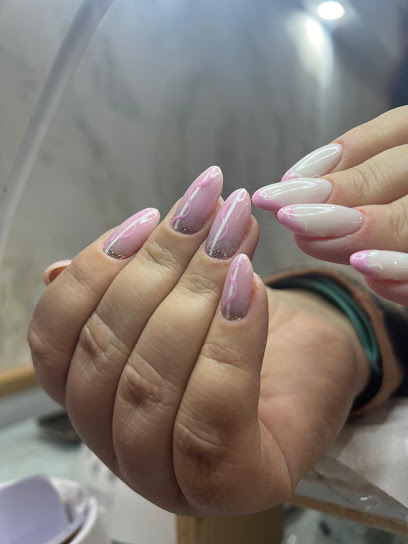 VILLA Uñas | Salón de Uñas y Manicura en Cáceres