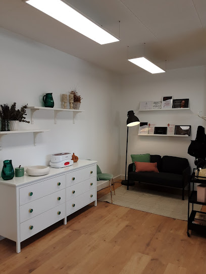 Mar Lloveras | Salón de Manicura y Uñas en Vic / 