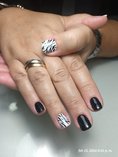 Nails Factory | Tres Aguas | Salón de Manicura y Uñas en Alcorcón / 