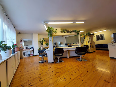 Perruquería Estils | Peluquería en Girona / Girona