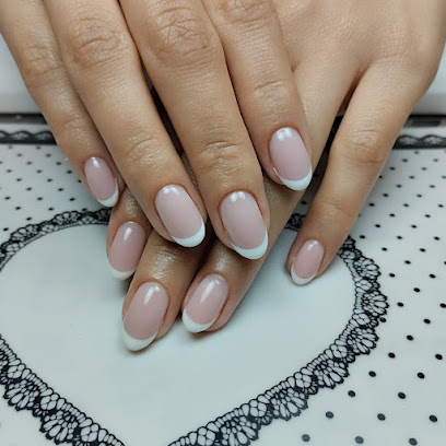 Fucsia | Salón de Manicura y Uñas en Figueres / 