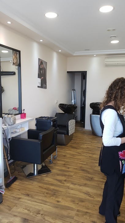 Mucha Peluquería y Belleza | Peluqueria en Vedra / La Coruña
