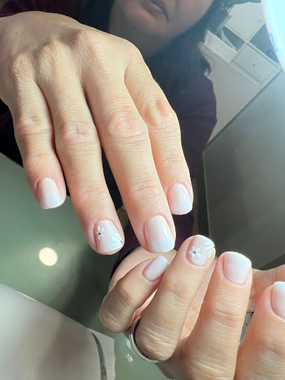 AlisNails | Salón de Uñas y Manicura en Castro-Urdiales
