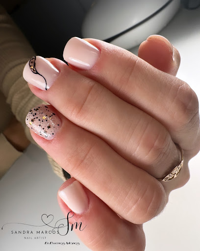 En Buenas Manos | Salón de Manicura y Uñas en Pola de Siero / 