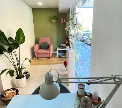 Raquel Almeida | Salón de Uñas y Manicura en Valencia