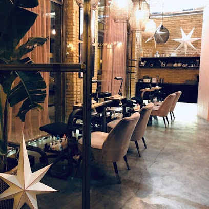 Glow Nails Studio | Ciutat Vella | Salón de Uñas y Manicura en Valencia