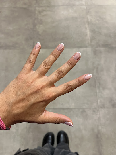 Hello Nails | Salón de Manicura y Uñas en Rubí / 