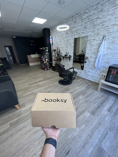 Peluqueria Número 13 Haircut | Peluqueria en Churriana de la Vega / Granada