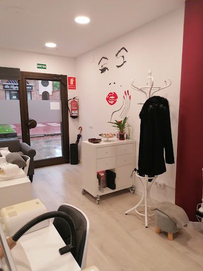 Ungles Montse | Salón de Uñas y Manicura en Calafell