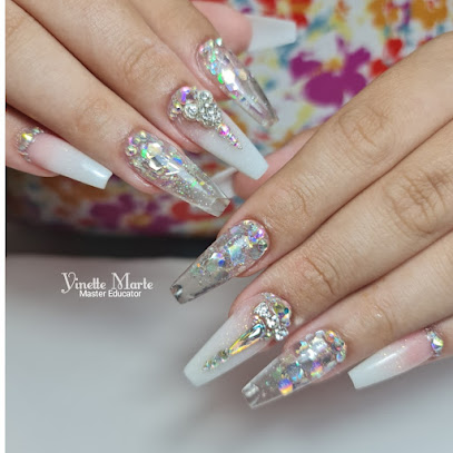 Divinis | Salón de Manicura y Uñas en Torrejón de Ardoz / 