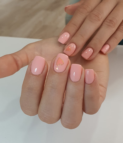 Nails Boutique El Canaveral | Salón de Manicura y Uñas en Madrid / 