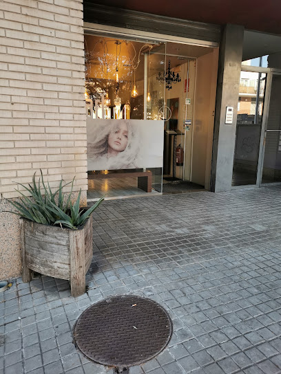 Llombart Assessoria d’Imatge | Peluqueria en Igualada / Barcelona