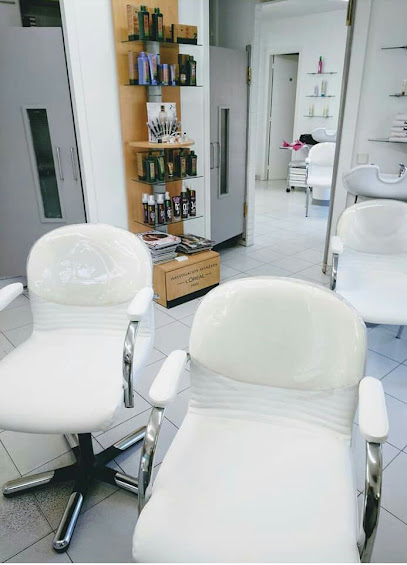 Perruqueria M&C | Peluqueria en Girona / Girona