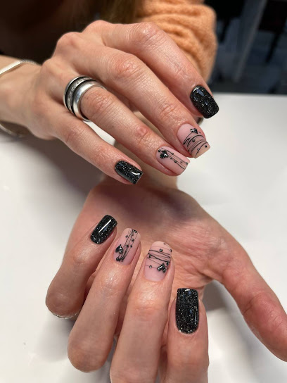 Cuticula | Salón de Manicura y Uñas en Alicante / 