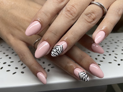 Maria Rubio | Salón de Uñas y Manicura en Valencia