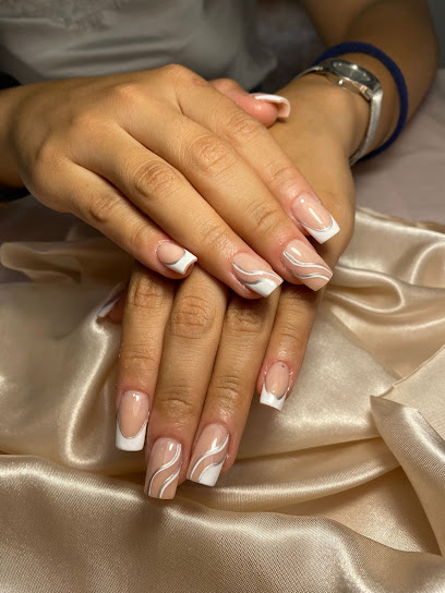 By Bega Beuty studio | Salón de Uñas y Manicura en Orihuela