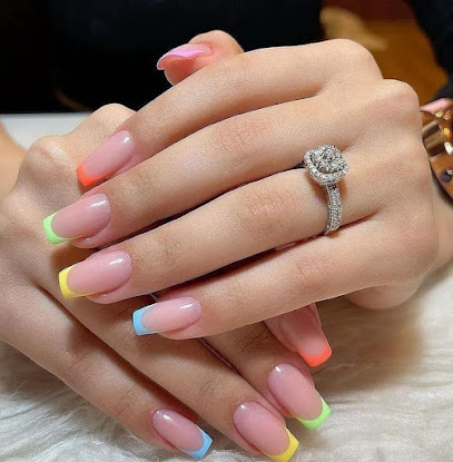 Kalon Nails & Esthetic | Salón de Manicura y Uñas en Blanes / 