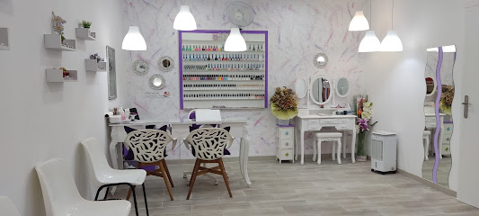 Centro de Uñas Monica Narvaez | Salón de Uñas y Manicura en Valencia