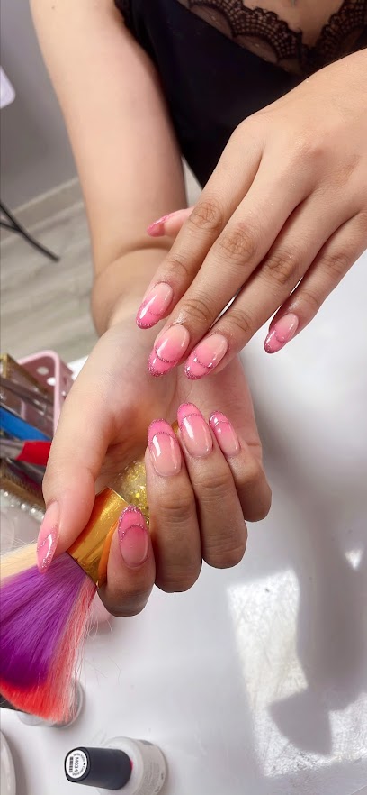 Bella Nails | Salón de Uñas y Manicura en Salt