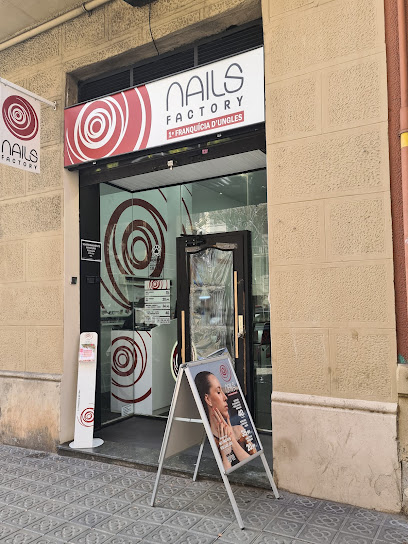 Nails Factory | Villarroel | Salón de Manicura y Uñas en Barcelona / 