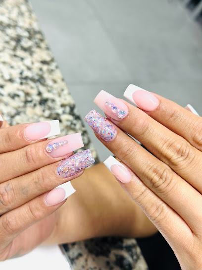 Familia Nails | Salón de Uñas y Manicura en Santa Eulalia del Río