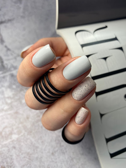 Marta Marti Nails Academy | Salón de Manicura y Uñas en Sabadell / 