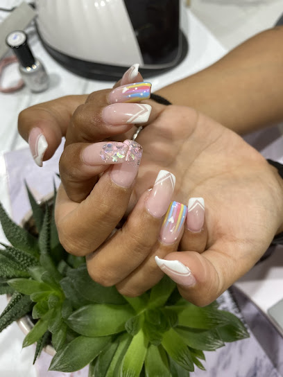 Todas Bellas | Salón de Manicura y Uñas en Novelda / 