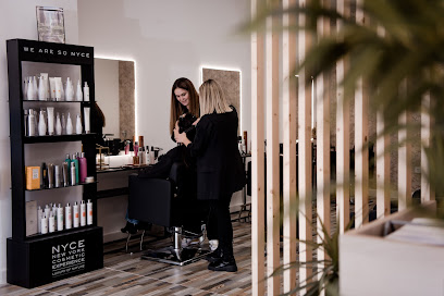 Ana Ruiz Hair Salon | Peluquería en Huelva / Huelva