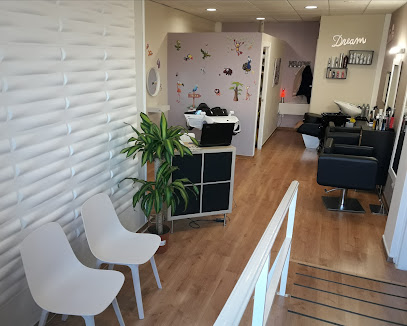 WELCOME PELUQUERIA y MICROPIGMENTACIÓN | Peluqueria en Alhaurín de la Torre / Málaga