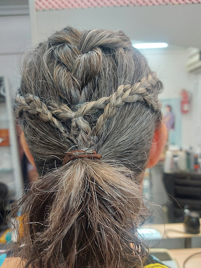 PELUQUERIA FEELING | Peluqueria en San Juan de Aznalfarache / Sevilla