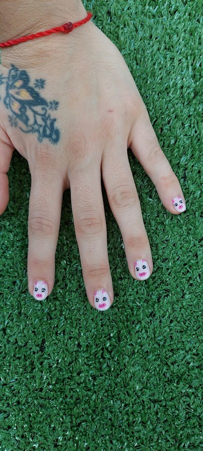 Top Nails | Salón de Manicura y Uñas en Ibiza / 