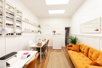 Moli Nails | Salón de Manicura y Uñas en Barcelona / 