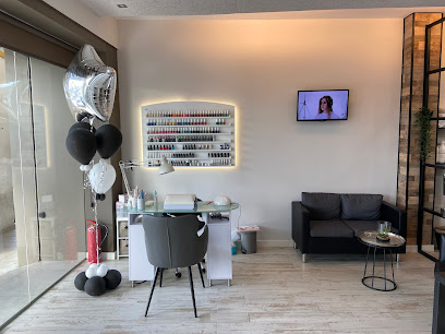 PELUQUERIA y ESTETICA MAVI JJ | Peluquería en Gran Alacant / Alicante