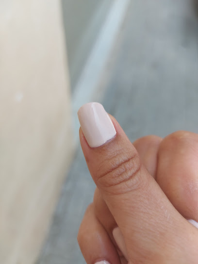 Nails Q | Salón de Manicura y Uñas en Badajoz / 
