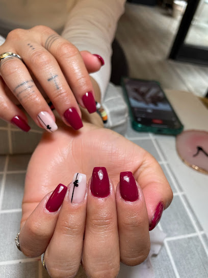 Lili Uñas | Salón de Manicura y Uñas en Zaragoza / 