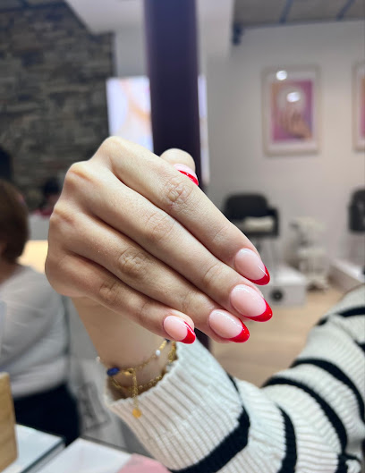 Nails & FRIENDS | Travessera de Gràcia | Salón de Uñas y Manicura en Barcelona