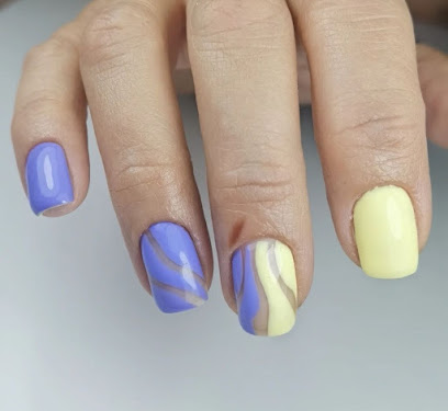 C&L | Peluqueria y Uñas | Salón de Manicura y Uñas en Montcada i Reixac / 