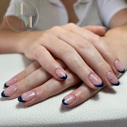 Marta Mangut Nails | Salón de Manicura y Uñas en Cáceres / 