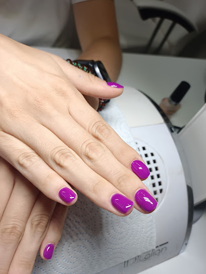 Samadhy Peluquero | Salón de Uñas y Manicura en Santa Cruz de Tenerife