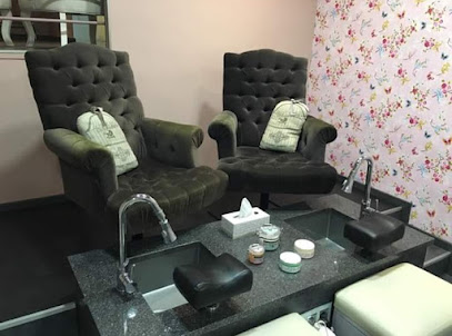 Nails Clinic | Salón de Uñas y Manicura en Zaragoza